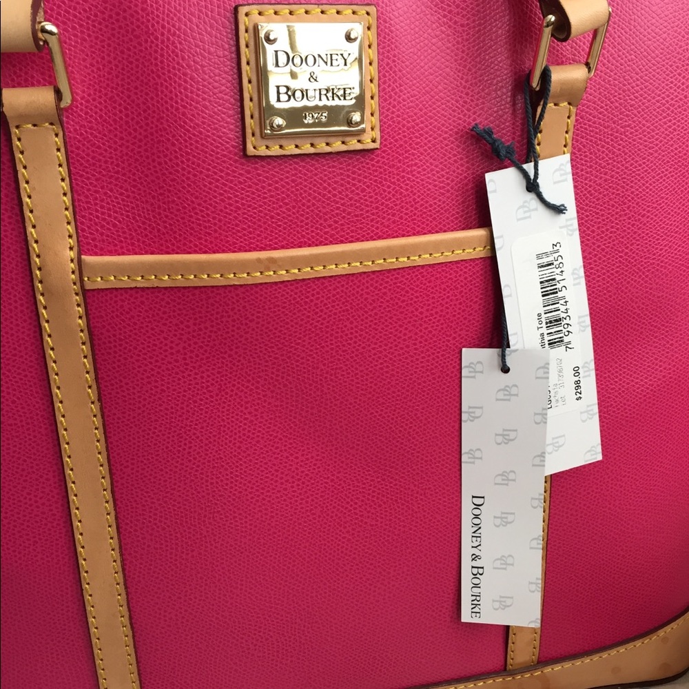 Dooney & Bourke lovely pink zippered handbag